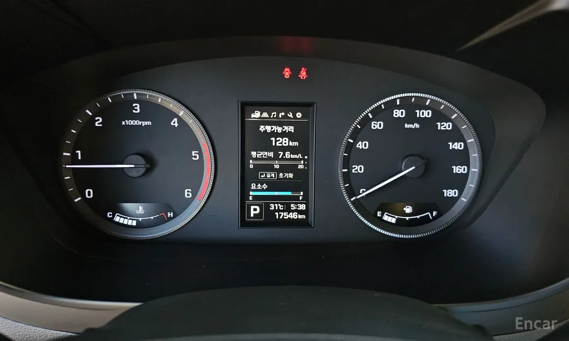 Hyundai Solati 2015 16-seater