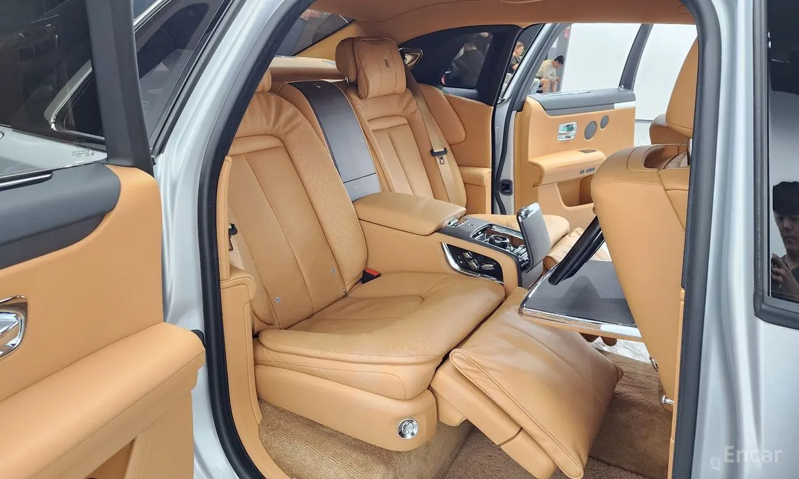 Rolls-Royce Ghost 2020 6.7 EWB V12