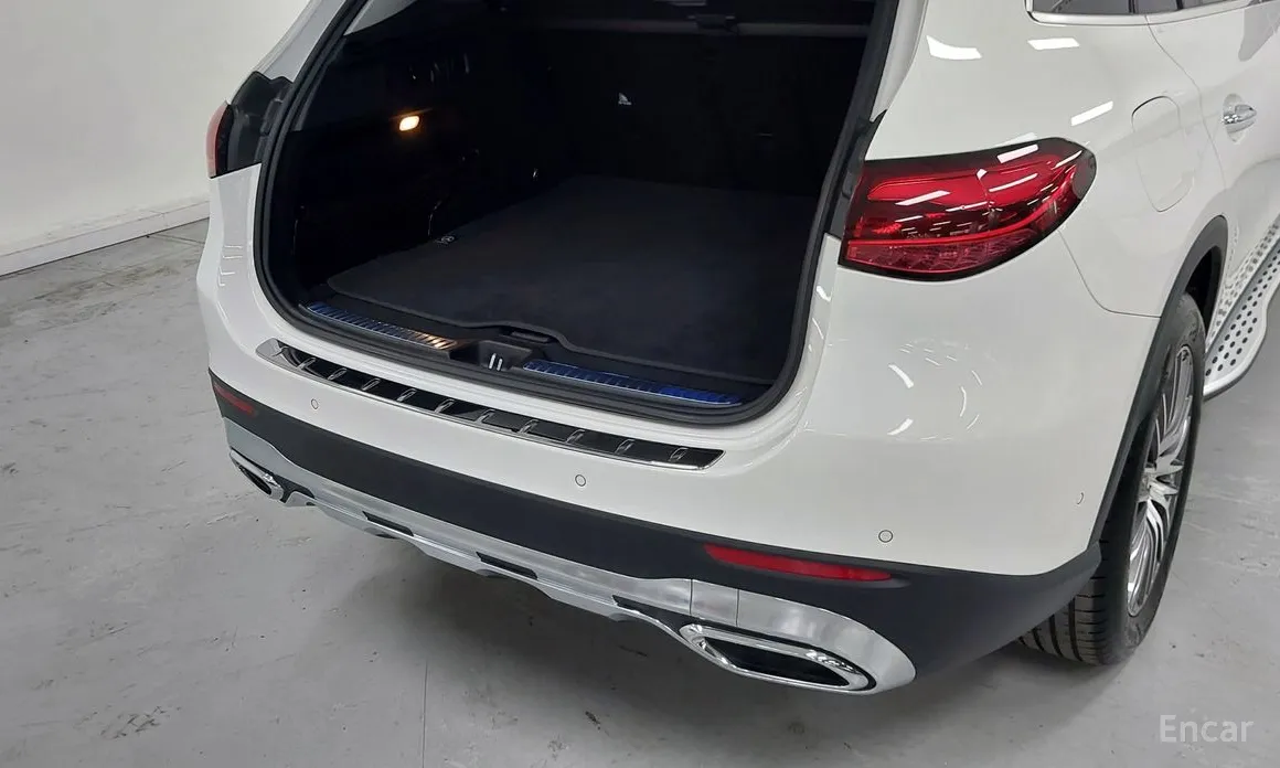 Mercedes-Benz GLC-Class 2023 GLC220 d 4MATIC