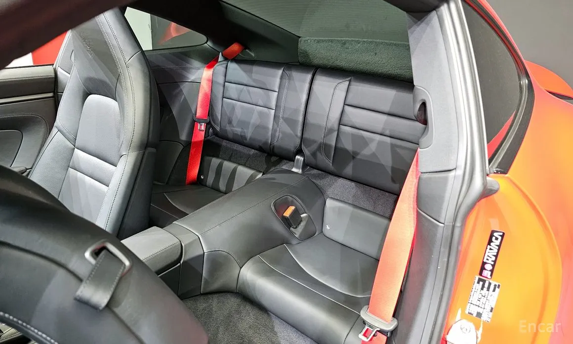 Porsche 911 2019 Carrera 4 GTS