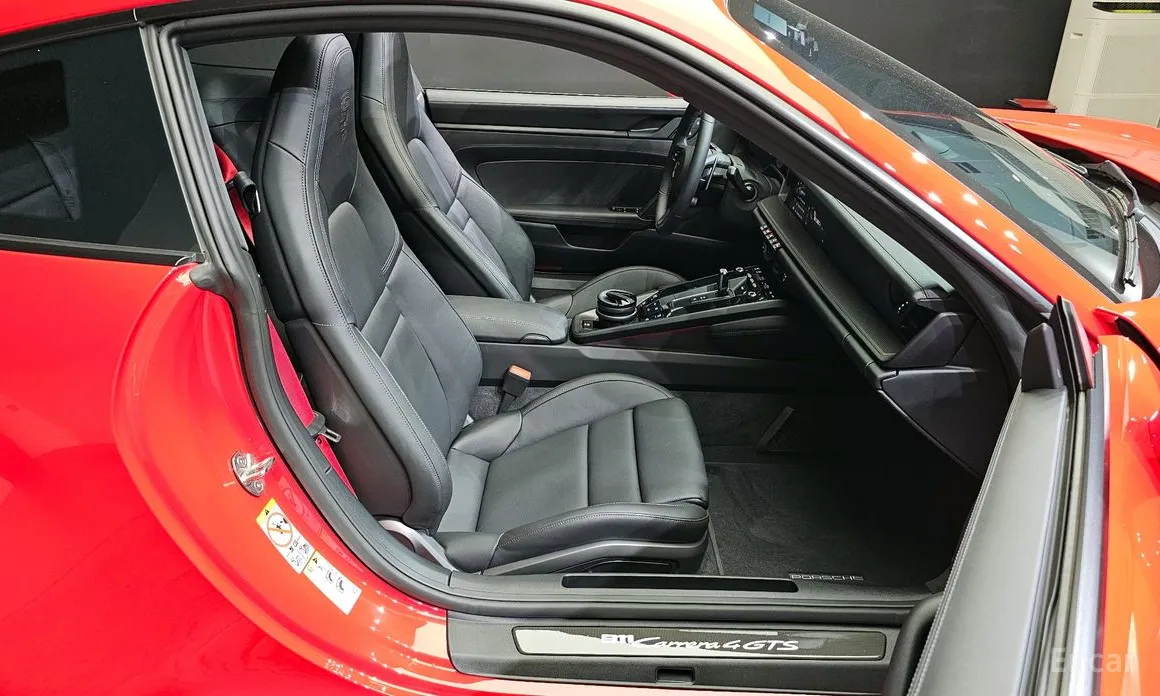 Porsche 911 2019 Carrera 4 GTS