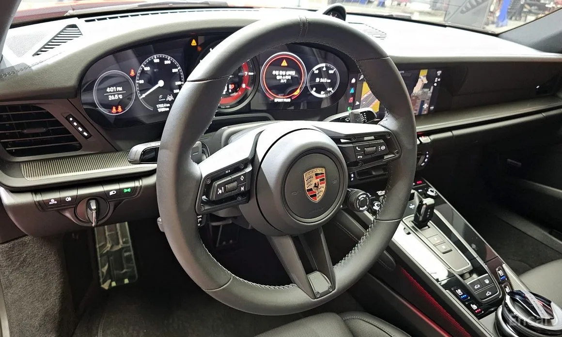 Porsche 911 2019 Carrera 4 GTS