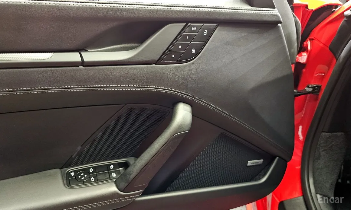 Porsche 911 2019 Carrera 4 GTS