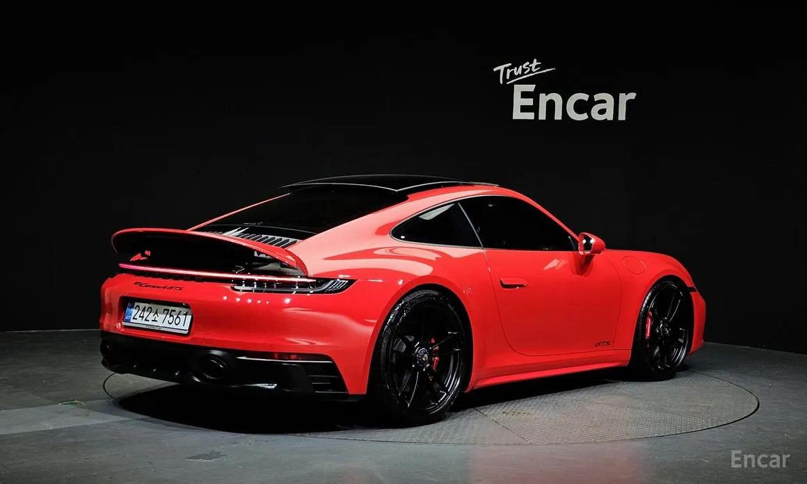 Porsche 911 2019 Carrera 4 GTS