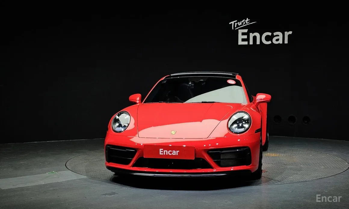 Porsche 911 2019 Carrera 4 GTS