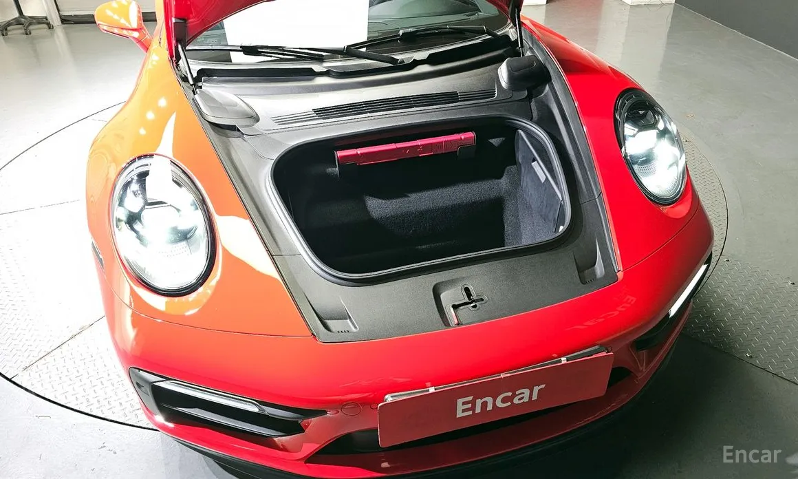 Porsche 911 2019 Carrera 4 GTS