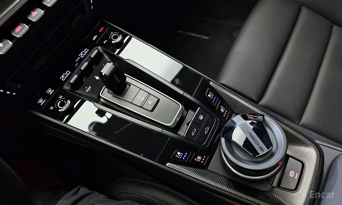 Porsche 911 2019 Carrera 4 GTS