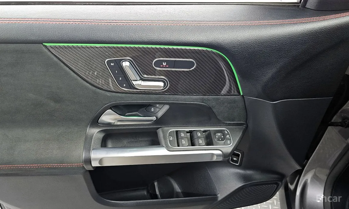 Mercedes-Benz GLB-Class 2020 AMG GLB35 4MATIC