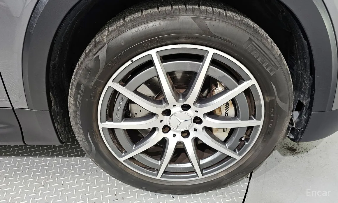 Mercedes-Benz GLB-Class 2020 AMG GLB35 4MATIC