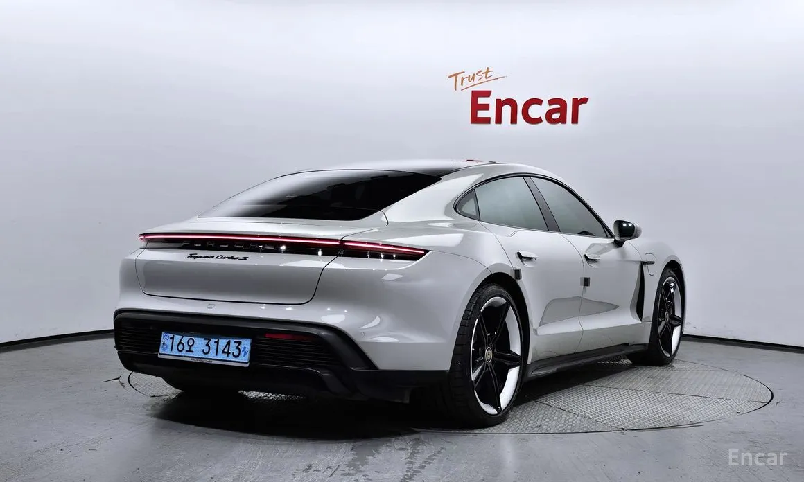 Porsche Taycan 2020 Turbo S