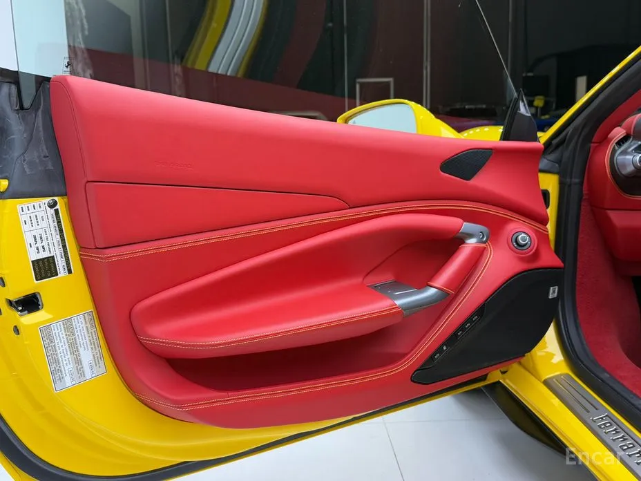 Ferrari F8 2019 3.9 V8