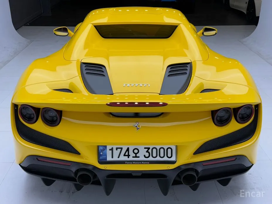 Ferrari F8 2019 3.9 V8