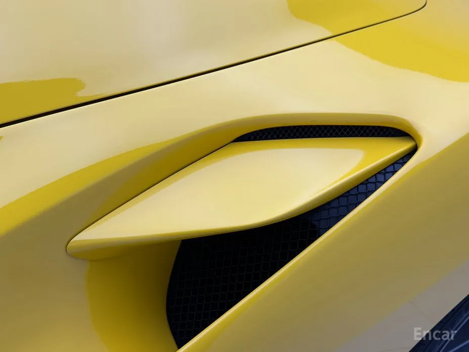 Ferrari F8 2019 3.9 V8