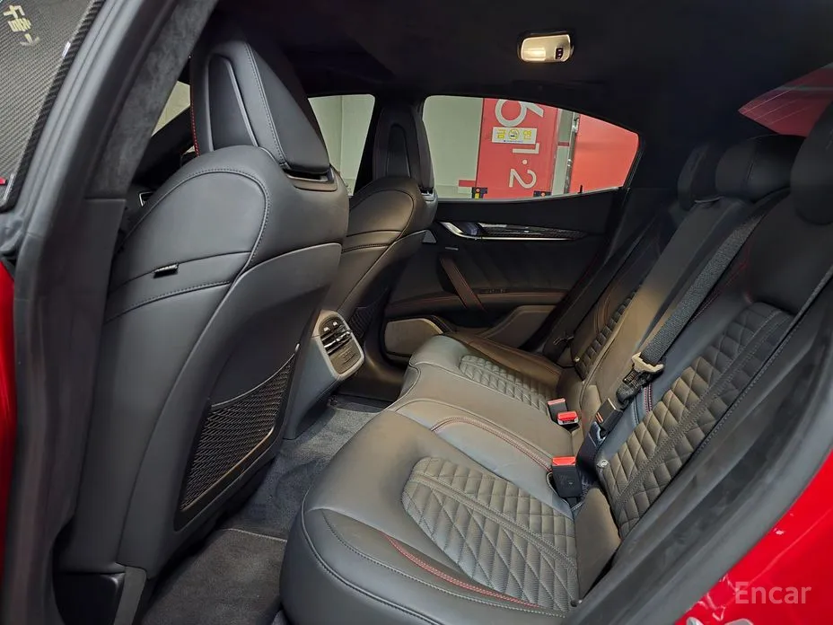 Maserati Ghibli 2013 Trofeo