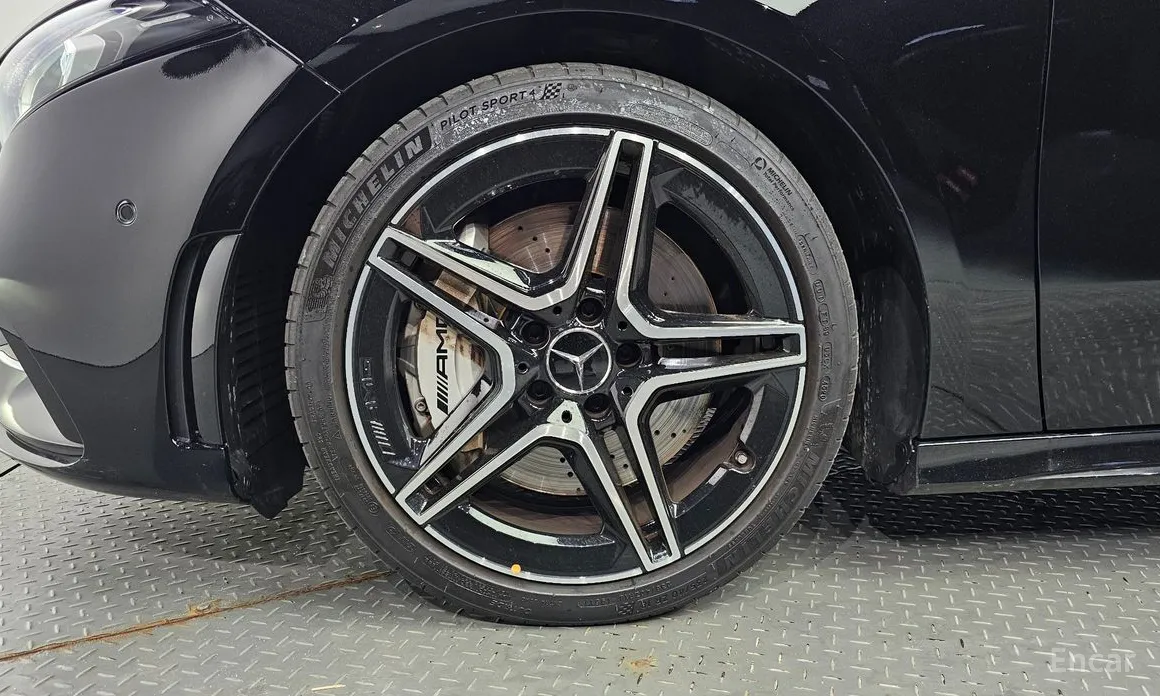 Mercedes-Benz A-Class 2019 AMG A35 4MATIC Sedan