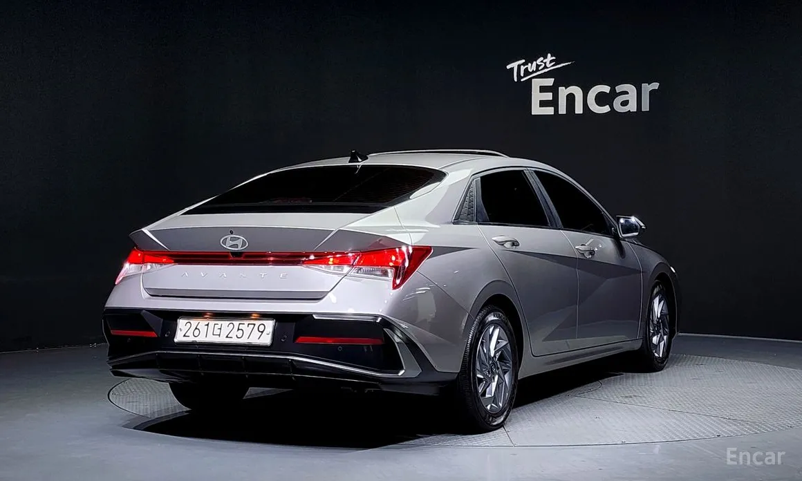 Hyundai Avante 2023 Modern