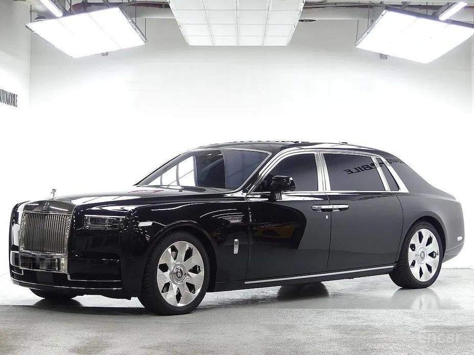 Rolls-Royce Phantom 2003 6.7 EWB V12