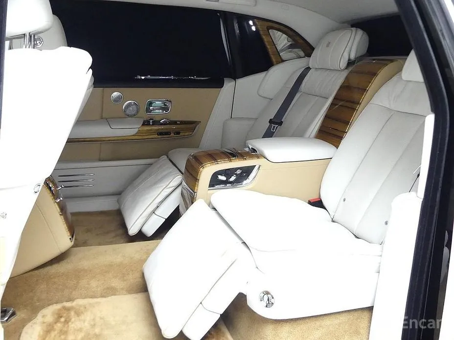 Rolls-Royce Phantom 2003 6.7 EWB V12