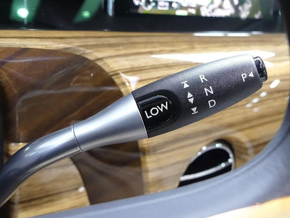 Rolls-Royce Phantom 2003 6.7 EWB V12