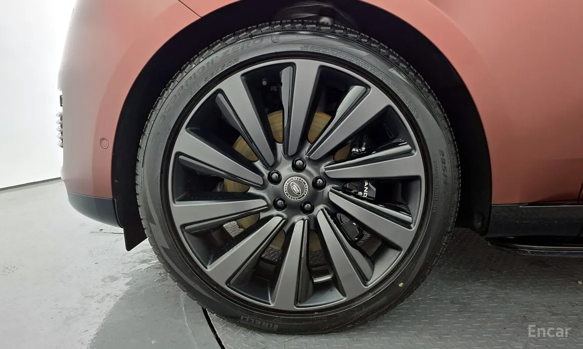 Land Rover Range Rover 2022 P615 SV LWB