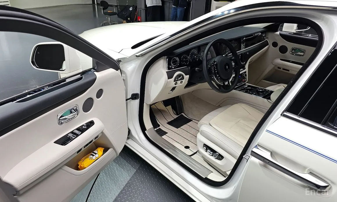 Rolls-Royce Ghost 2020 6.7 EWB V12