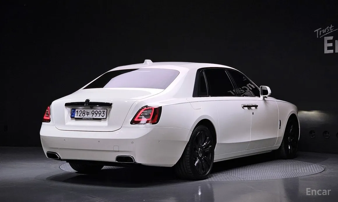 Rolls-Royce Ghost 2020 6.7 EWB V12