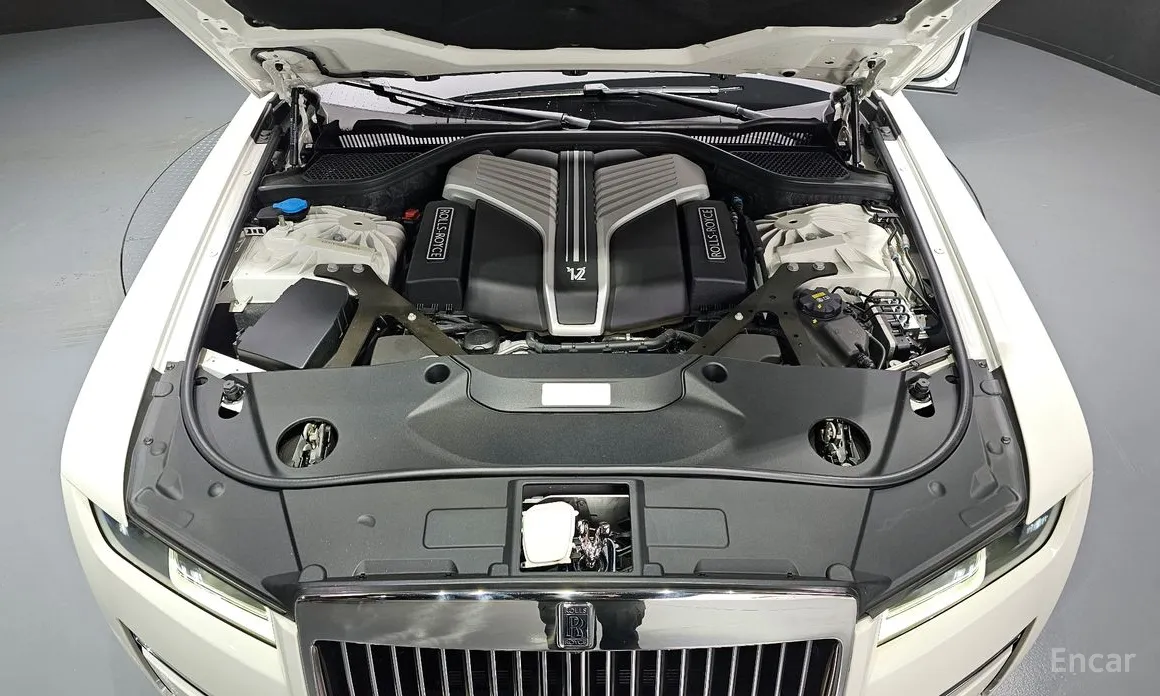 Rolls-Royce Ghost 2020 6.7 EWB V12