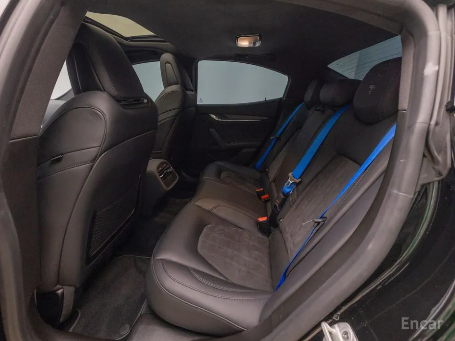 Maserati Ghibli 2013 2.0 Fragment Edition