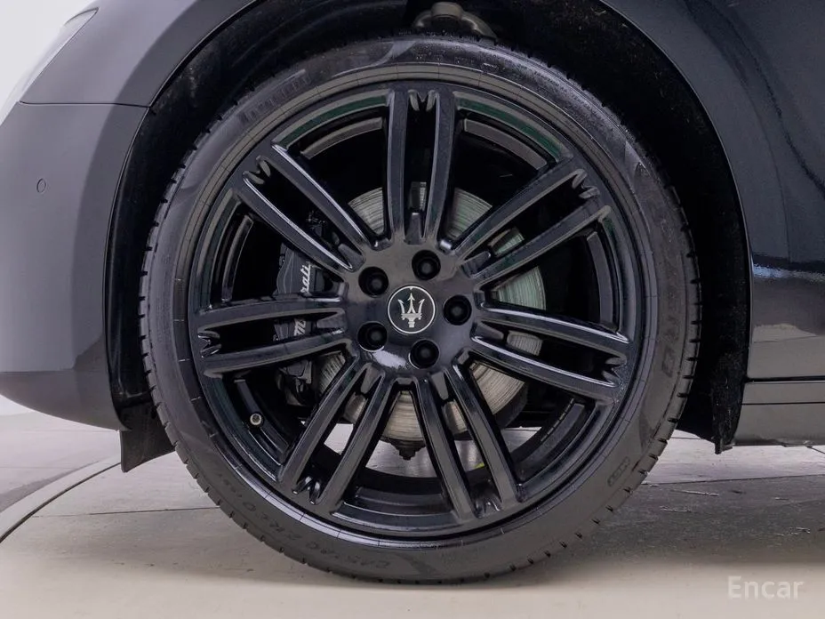 Maserati Ghibli 2013 2.0 Fragment Edition