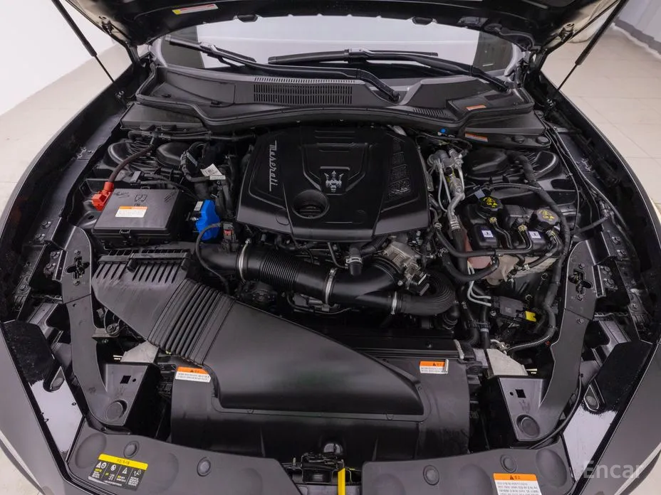 Maserati Ghibli 2013 2.0 Fragment Edition