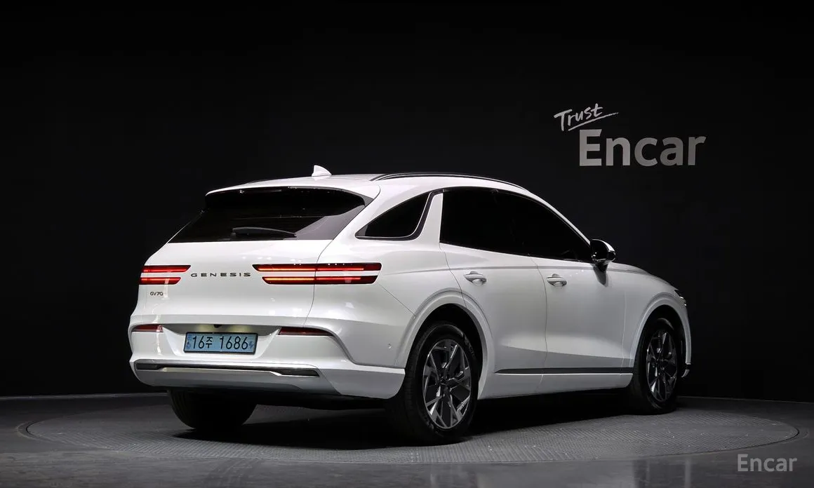 Genesis GV70 2022 e-AWD