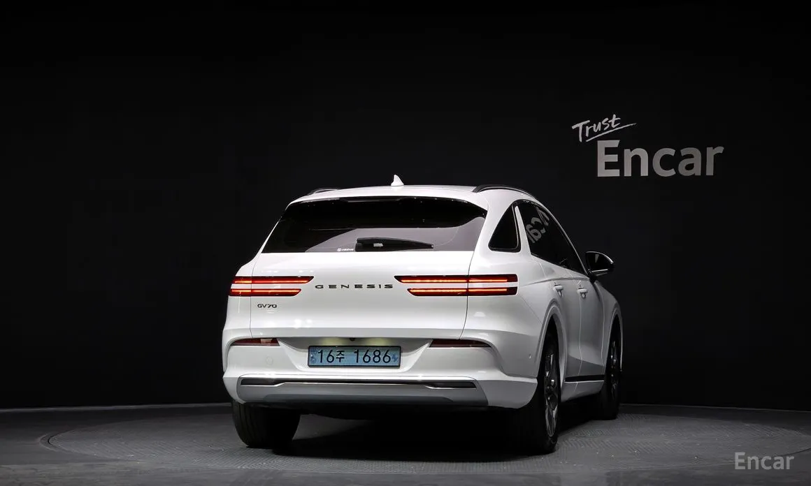 Genesis GV70 2022 e-AWD