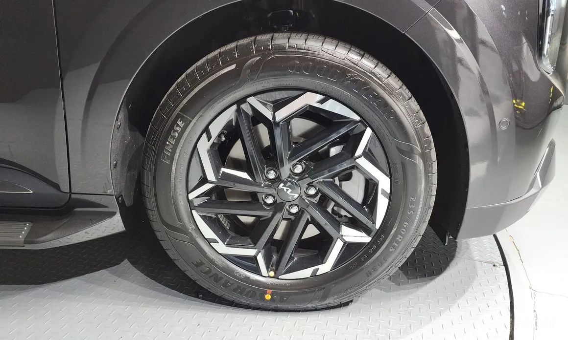 Kia Carnival 2023 Gasoline 9-Seater Hi Limousine (7-seater Limousine(Special vehicle)