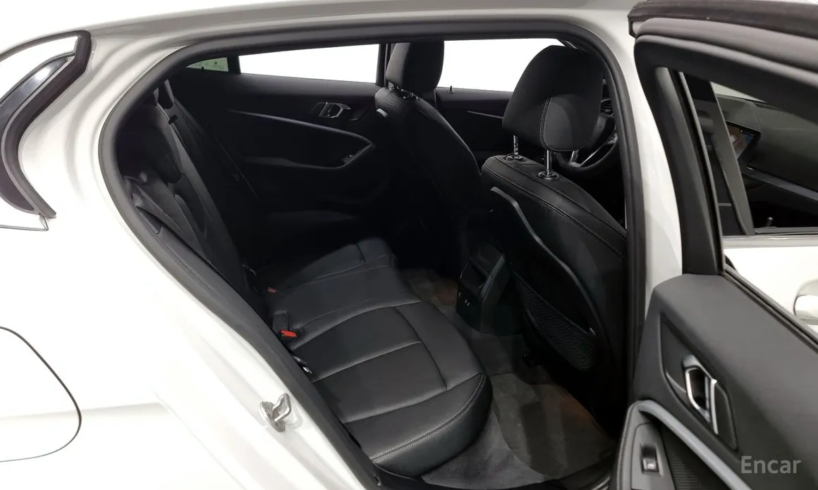 BMW 1 Series 2020 120i Advantage