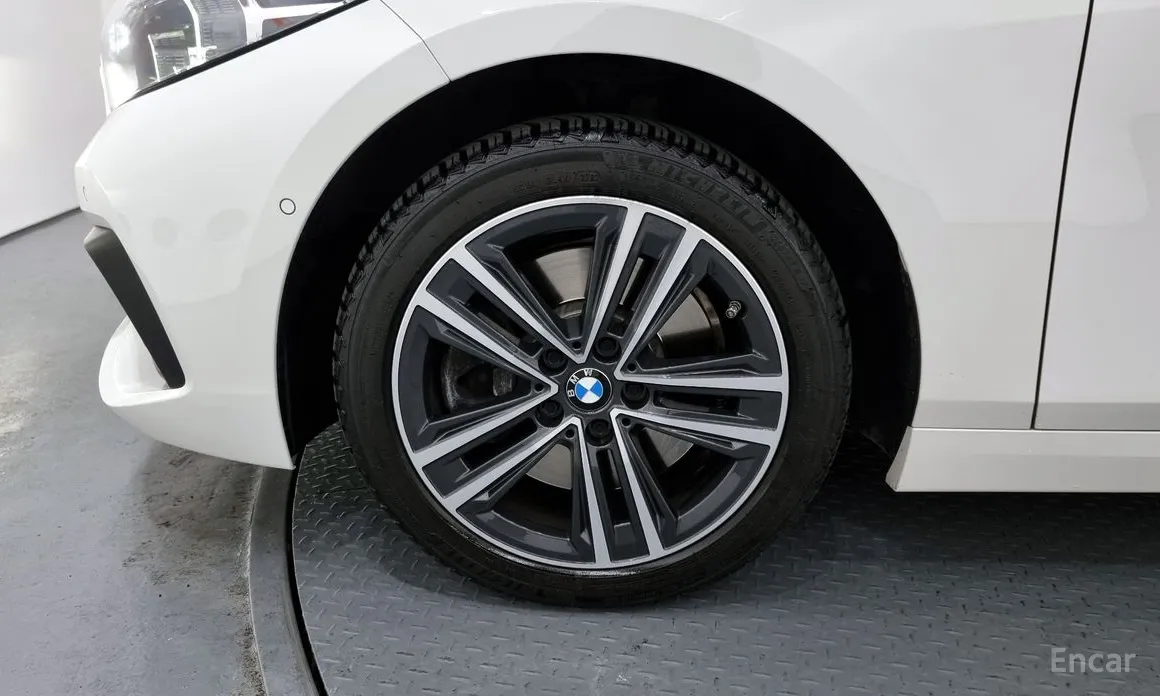 BMW 1 Series 2020 120i Advantage