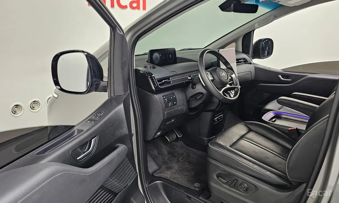 Hyundai Staria 2021 L3.5 Lounge 7-Seater