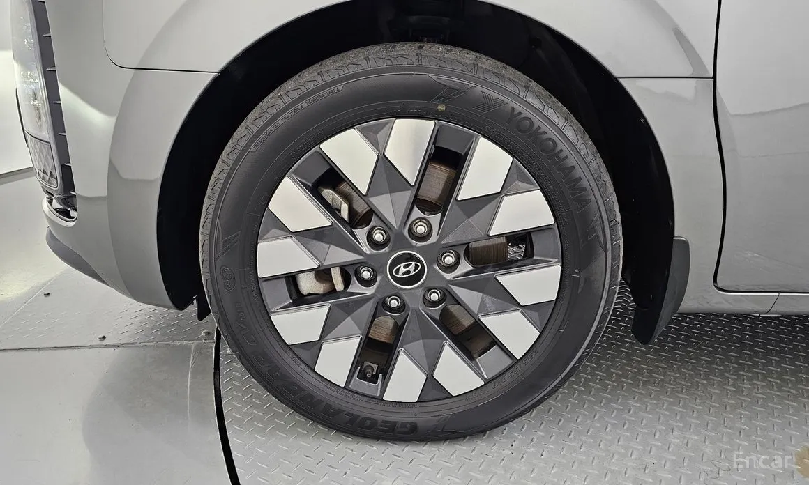 Hyundai Staria 2021 L3.5 Lounge 7-Seater