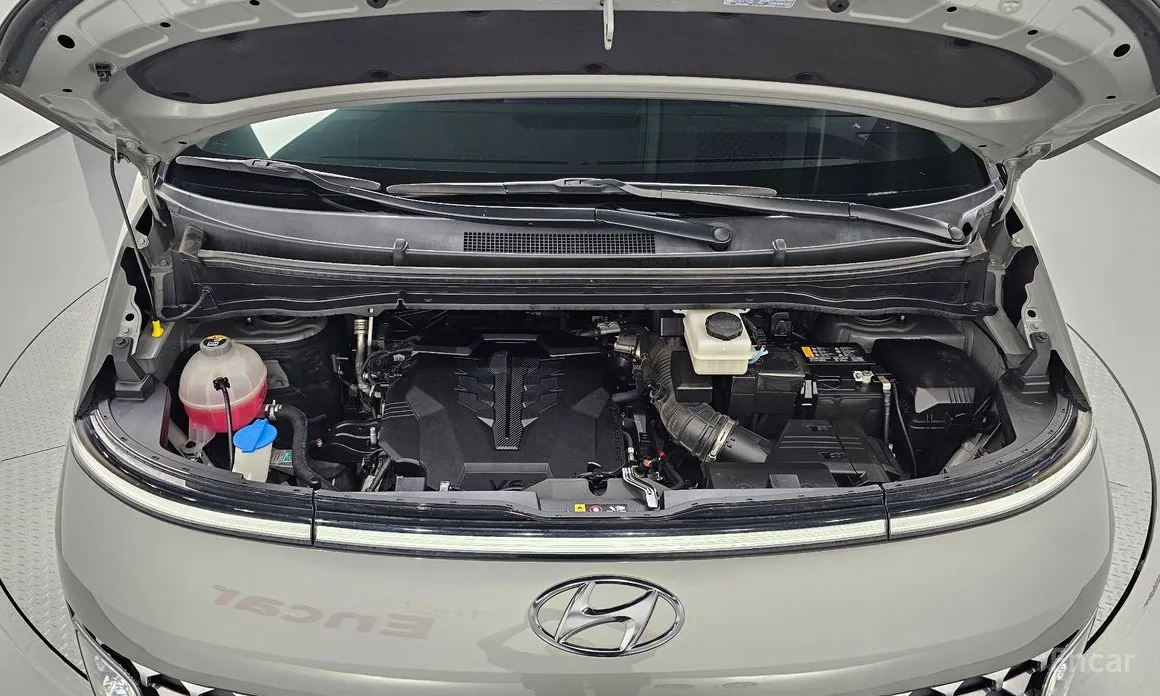Hyundai Staria 2021 L3.5 Lounge 7-Seater