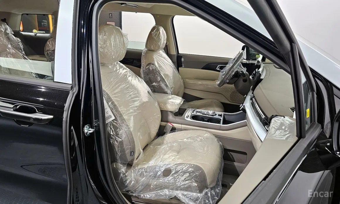Kia Carnival 2023 HEV 9-Seater Hi-Limousine (Special vehicle)