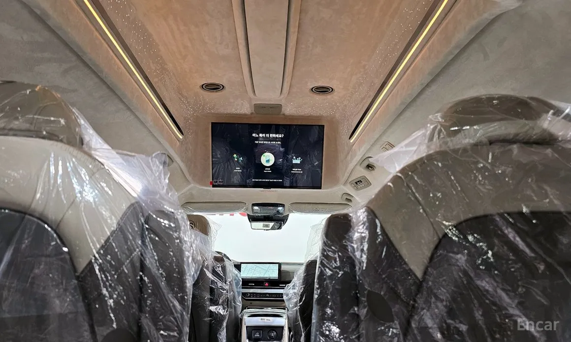 Kia Carnival 2023 HEV 9-Seater Hi-Limousine (Special vehicle)