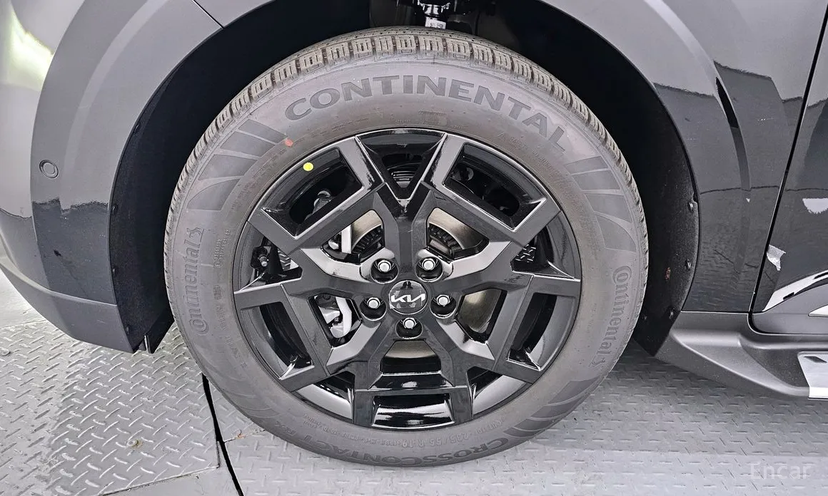 Kia Carnival 2023 HEV 9-Seater Hi-Limousine (Special vehicle)