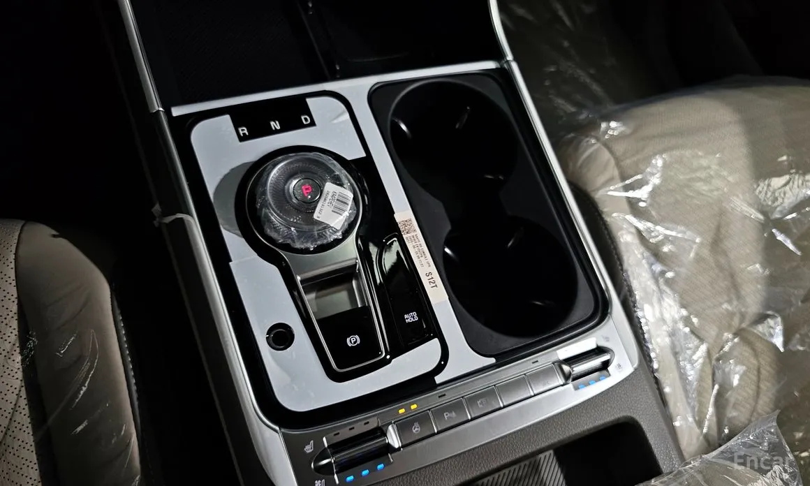 Kia Carnival 2023 HEV 9-Seater Hi-Limousine (Special vehicle)