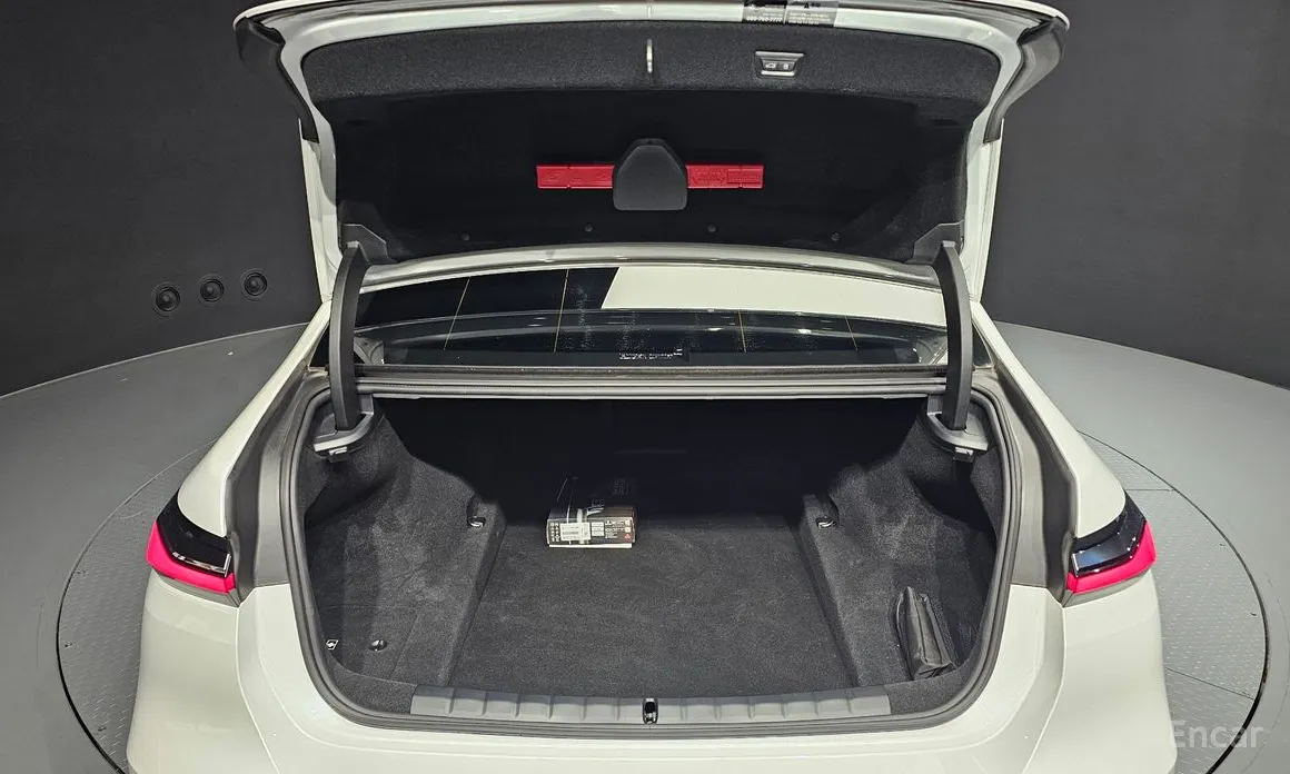 BMW 7 Series 2022 740i xDrive M Sport