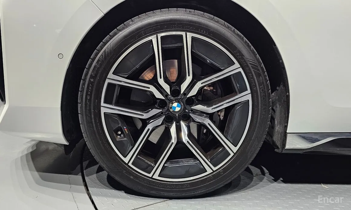 BMW 7 Series 2022 740i xDrive M Sport