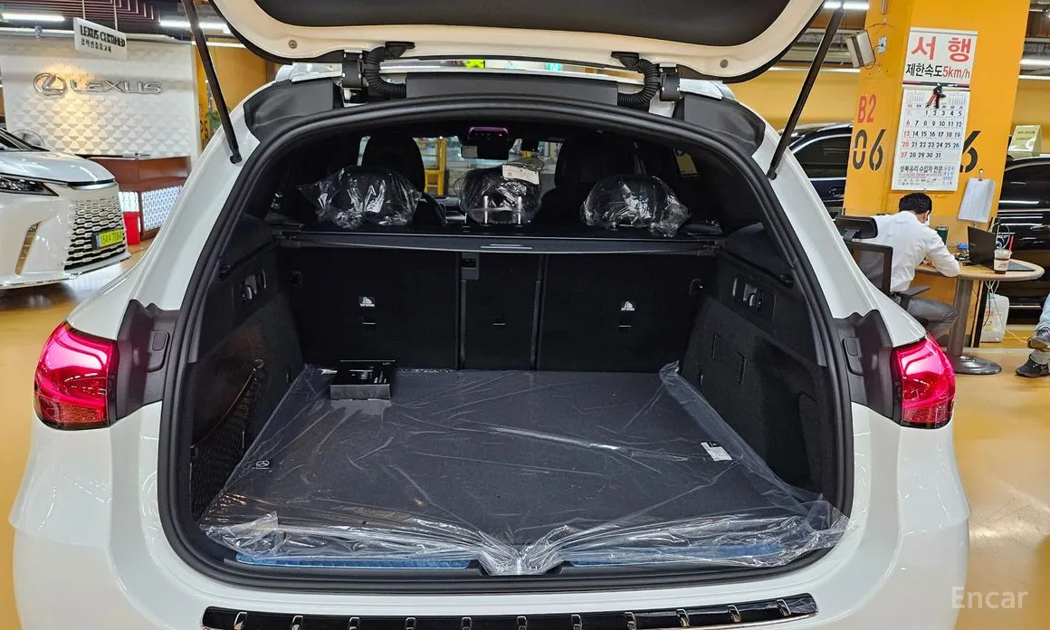 Mercedes-Benz GLC-Class 2023 AMG GLC43 4MATIC