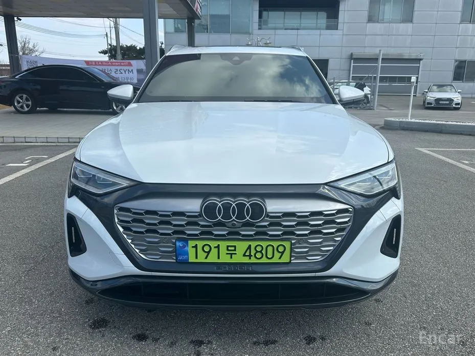 2024 Audi Q8 e-tron