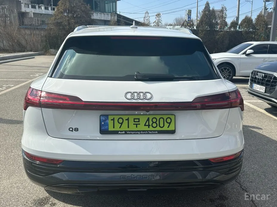 2024 Audi Q8 e-tron