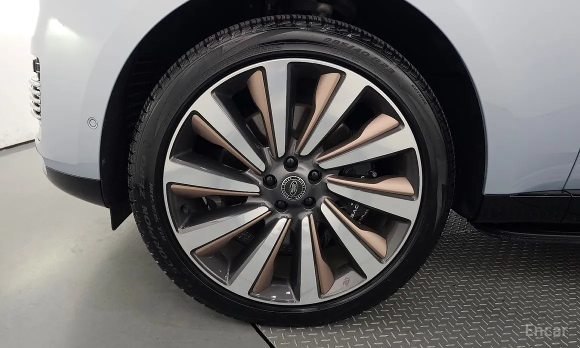 Land Rover Range Rover 2022 P615 SV LWB