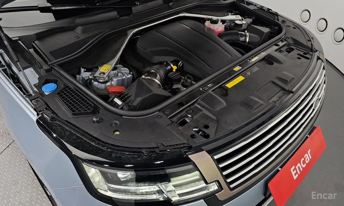 Land Rover Range Rover 2022 P615 SV LWB