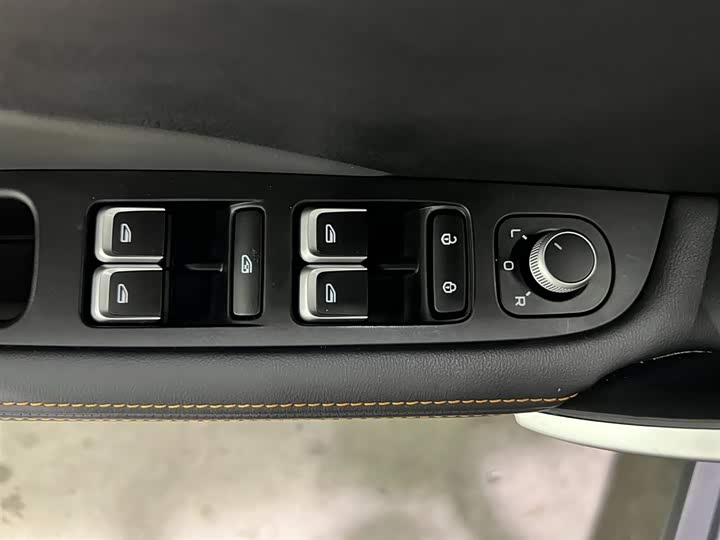 Geely Coolray 2024 2024款 1.5T DCT 龙腾